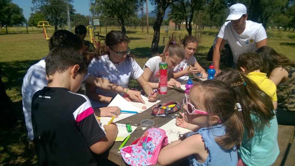 Voluntarios participan en el Día del Voluntariado de la Caixa Talavera 3