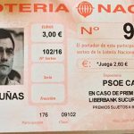 El PSOE de Camuñas vende lotería con la cara de Pedro Sánchez