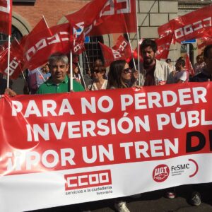 Más de 200 personas se concentran en Talavera 'Por un tren digno ya'