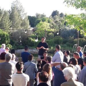 ¿Por qué los pájaros se hacen regalos y las plantas-hembra son más ‘atractivas’?