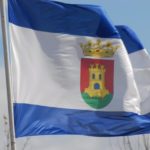 Banderas para protestar por la situación de Talavera el Día de la Región