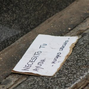 Seis palancas para reducir la pobreza en Castilla-La Mancha antes de 2030