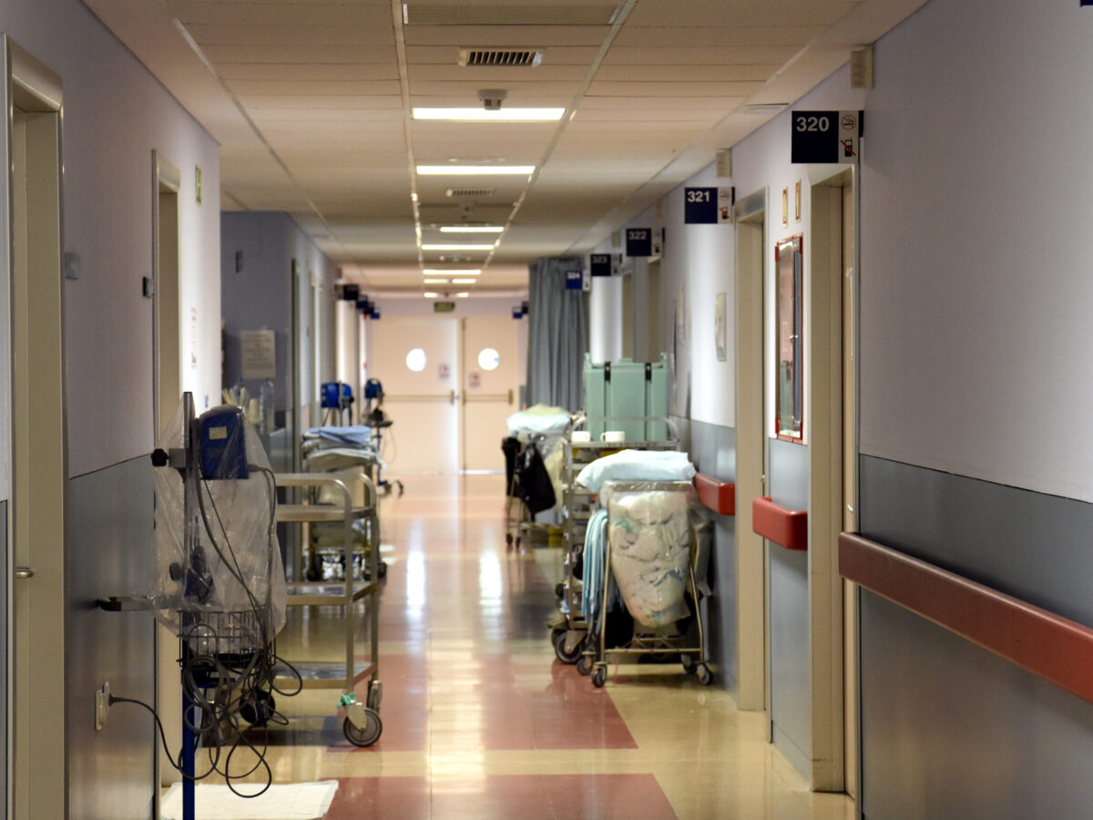 Un tercio de los médicos de Urgencias del Hospital de Talavera, de baja: activan un plan para garantizar la atención