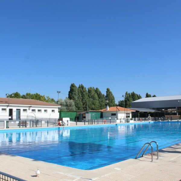 La piscina municipal de verano de Torrijos sigue cerrada por obras y sin fecha de apertura