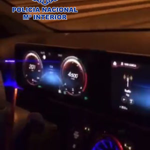 VÍDEO | Detenido por conducir sin manos y bailando a 200 kilómetros por hora