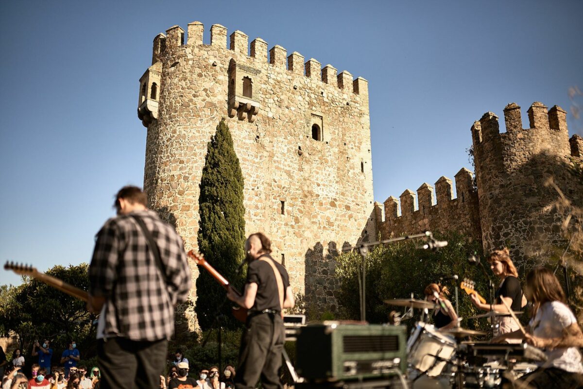 El tiempo trunca la despedida del Erató Fest y cancela su última jornada en el Castillo de San Servando