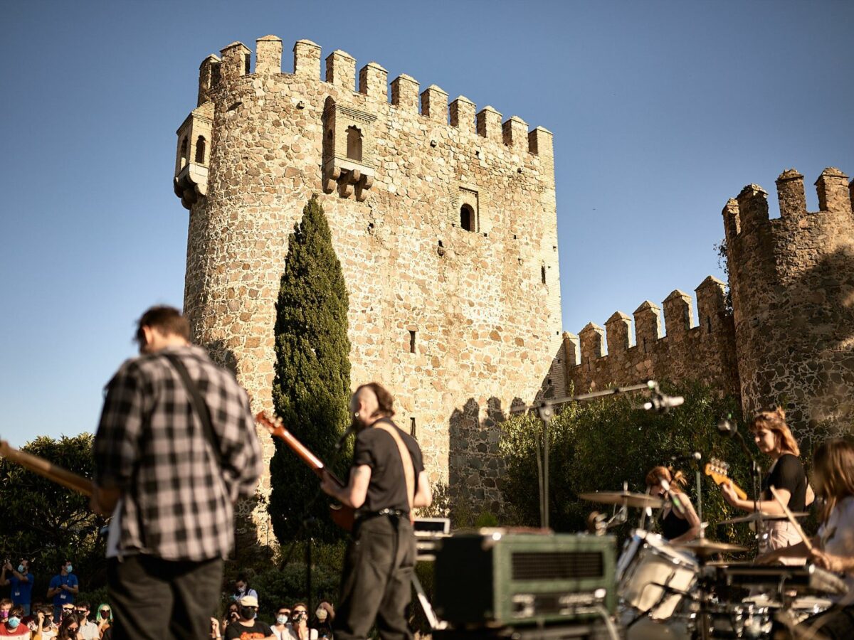 El tiempo trunca la despedida del Erató Fest y cancela su última jornada en el Castillo de San Servando