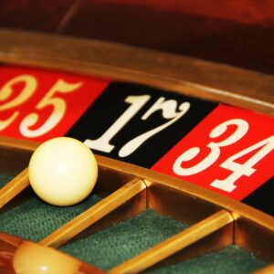Buscan a seis personas por robar 48.000 euros en salones de juego en Talavera, Burgos y Valladolid