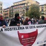 Centenares de hosteleros piden auxilio a las administraciones: el sector «está muriendo”