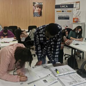 Los desafíos del mercado laboral para ser más inclusivo con la población migrante o la generación Z