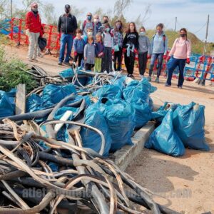 GALERÍA | Así fue la segunda limpieza vecinal en la vía Tarpeya del barrio toledano del Polígono