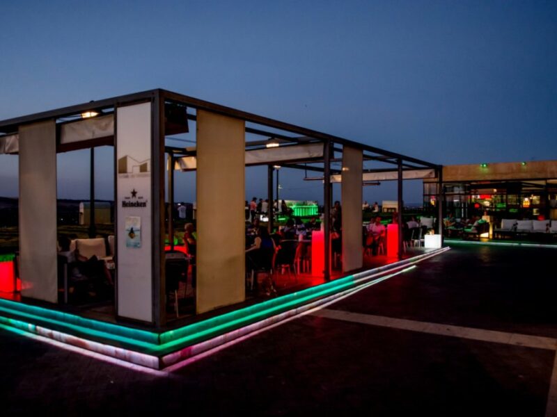 IU cataloga de "indecente" que el Ayuntamiento "obligue" a mantener aceras y jardines a los hosteleros toledanos