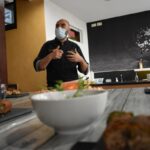Gastronomía, patrimonio y solidaridad se unen en el show cooking 'Anochecer en los silos' del Ayuntamiento de Villacañas