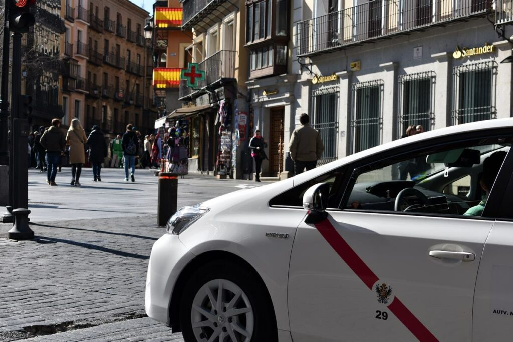 La Asociación de Autotaxis de Toledo acusan de "conducción temeraria" a los conductores de VTC