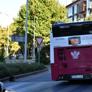 IU reclama refuerzos en la línea 62 del autobús urbano en Toledo para hacerla "más útil"