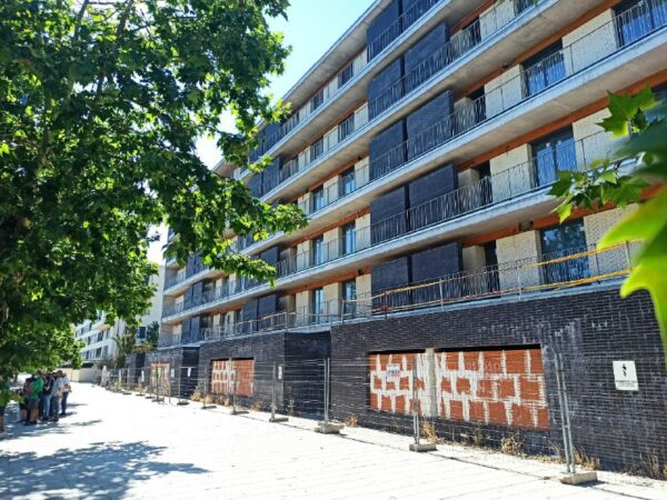 Las claves de la nueva y "urgente" ley de suelo y vivienda de Page: ¿qué edificios públicos podrán ser pisos protegidos?