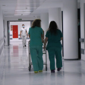 'Las enfermeras también tenemos vida': 39 relatos de profesionales para visibilizar sus problemas de conciliación