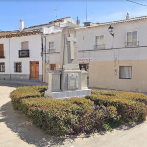 Un olivo reemplazará el monolito franquista de Santa Cruz de la Zarza para cumplir con la memoria histórica