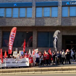 La plantilla de Caixabank se manifiesta en Toledo para exigir "más medios y menos presiones" para poder trabajar