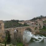 Una pelea en el puente de Alcántara de Toledo se salda con dos detenidos