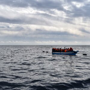 Y cuando despertaron, los cayucos y el dolor seguían ahí