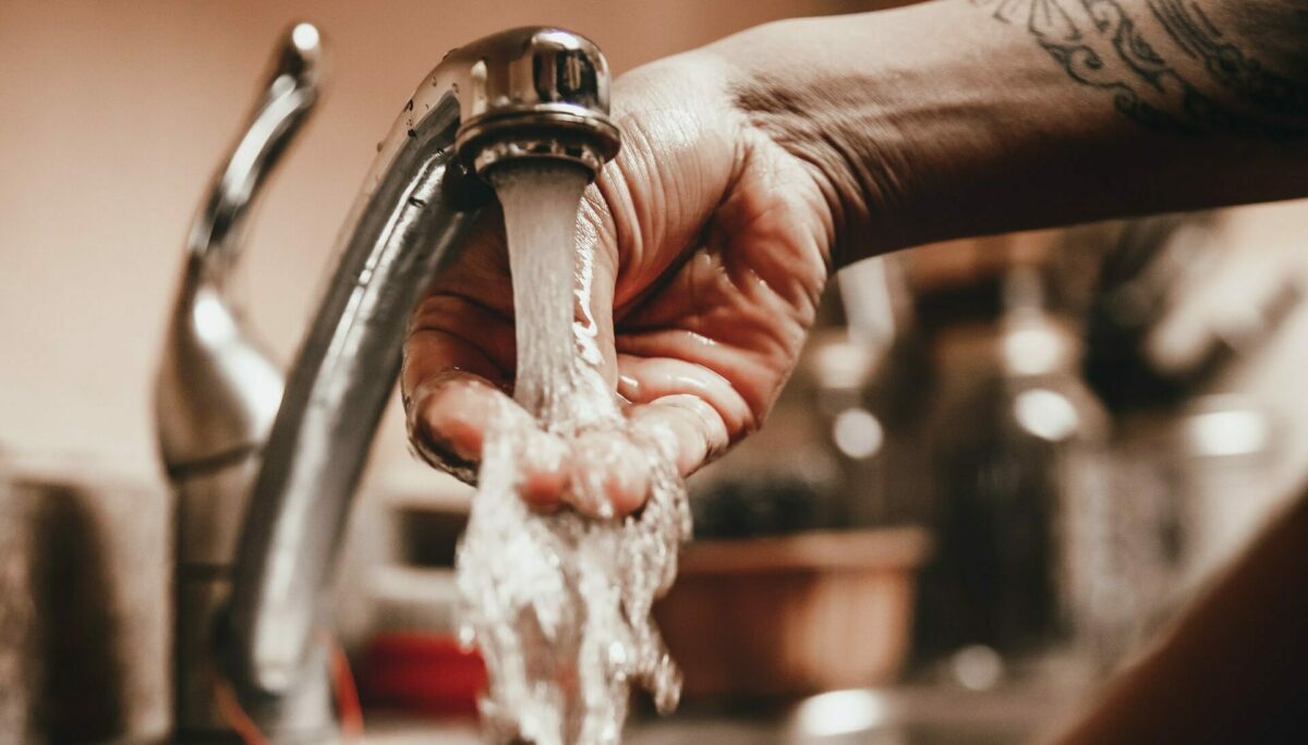 Corte de agua en varias zonas del barrio del Polígono este jueves por mejoras en la red