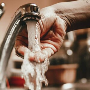 Corte de agua en varias zonas del barrio del Polígono este jueves por mejoras en la red