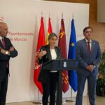 La alcaldesa de Toledo defiende en Murcia el fin del trasvase Tajo-Segura
