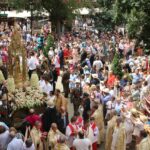 El Corpus Christi volvió a Toledo desafiando la ola de calor y arropado por miles de personas
