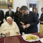 El ministro Bolaños regala al Papa azafrán de Villafranca de los Caballeros