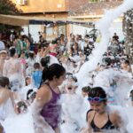 barrio azucaica fiestas espuma agua