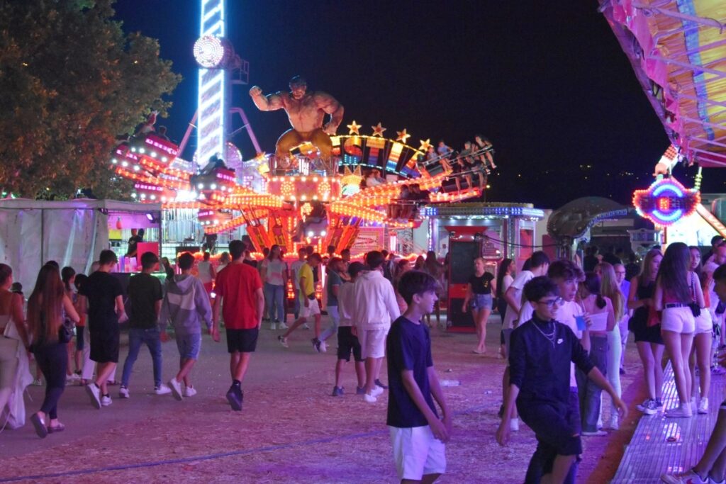 FERIA TOLEDO Apertura de carpas y atracciones en la Peraleda
