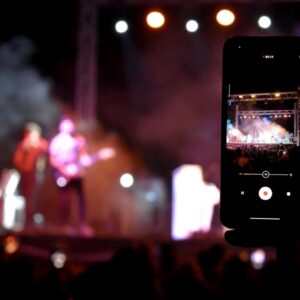 Mar Lucas o Abraham Mateo, en el cartel de Los 40 Pop Toledo Corpus