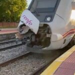 Colisión sin heridos entre un tren con 161 pasajeros y un camión en un paso a nivel en Talavera
