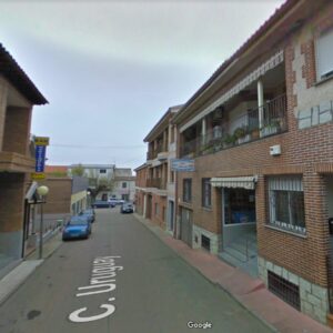 Trasladan al hospital a un hombre que se cayó de una escalera cuando trabajaba en Navahermosa