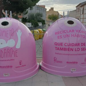Camarena acoge la campaña 'Recicla vidrio por ellas' que une la prevención del cáncer de mama y el cuidado del medio ambiente