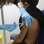 Los niños mayores de 12 años en la región comenzarán a recibir en 2023 la vacuna contra el virus del papiloma humano