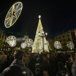 Las calles de Toledo ya lucen de colores con el alumbrado navideño