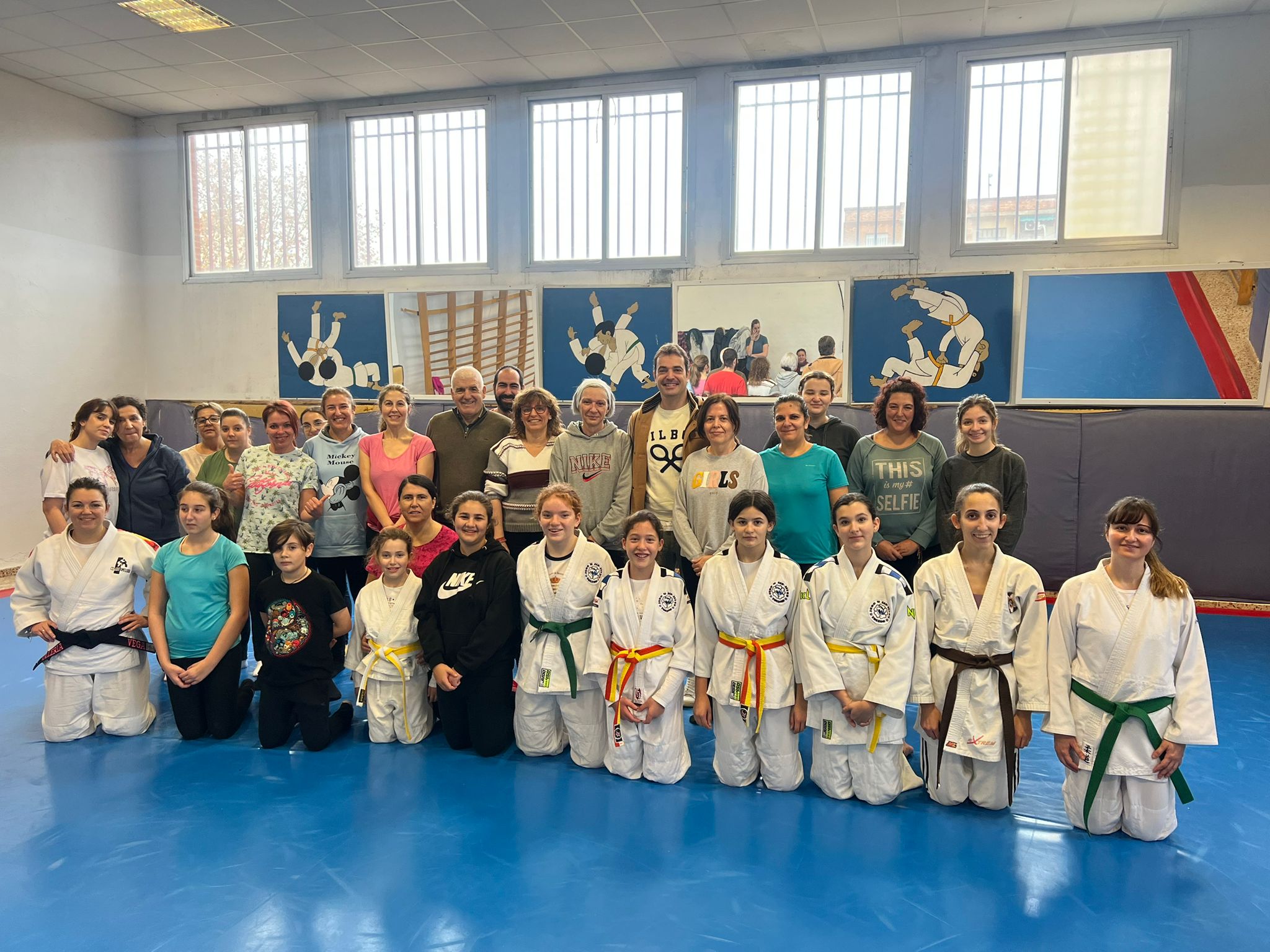 Viaje Interconectar Justicia Una treintena de mujeres luchan en Toledo contra la violencia de género de  la mano del judo y aprendiendo defensa personal - Noticias Toledo y  Provincia | Toledodiario