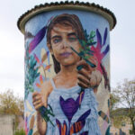 El artista urbano Dreps regala un mural a Ugena en un antiguo torreón que será epicentro de un nuevo espacio público