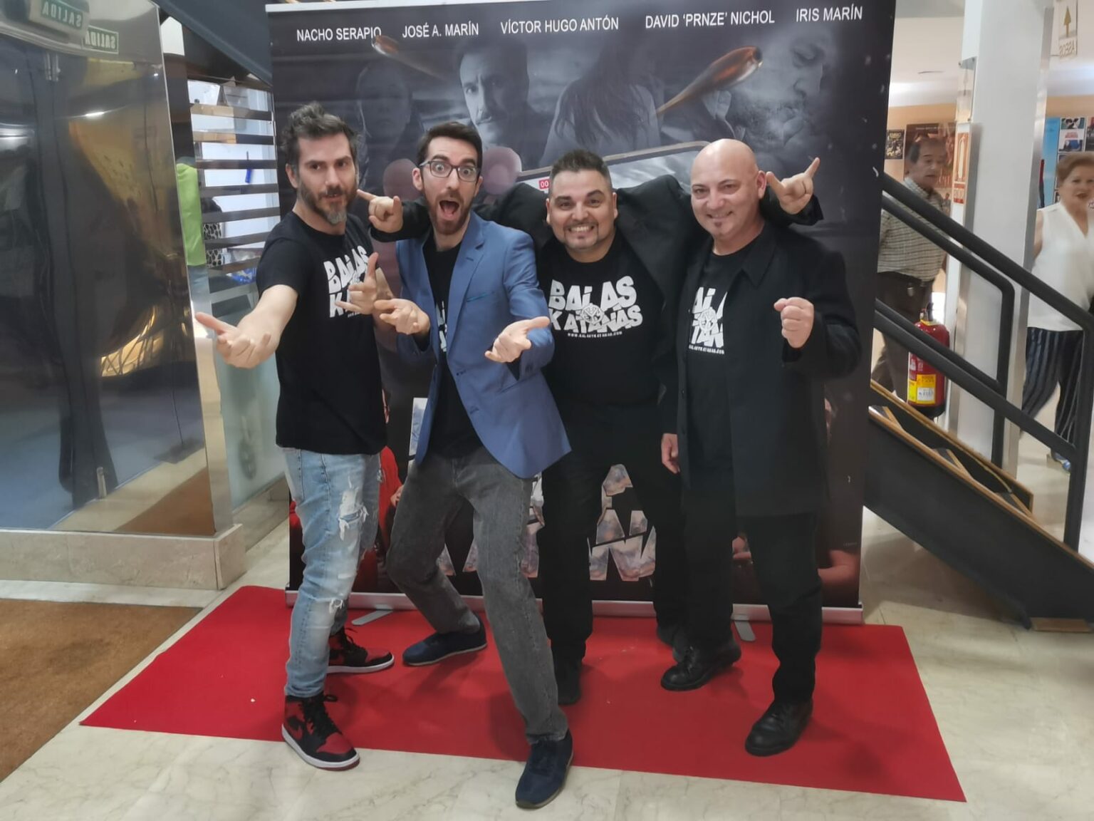 Sarapio Rukundo La película 'Balas y Katanas', producida y protagonizada por tres ...