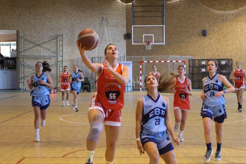 Miguel Esteban busca jugadoras para crear un equipo de baloncesto en la localidad