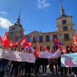 Las protestas del personal de limpieza llegan al Ayuntamiento de Toledo: “No vamos a firmar ningún convenio que no establezca salarios justos"