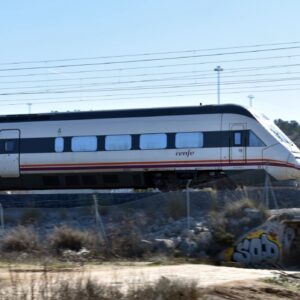 Un "grave sabotaje" de la línea AVE Madrid-Sevilla en la provincia de Toledo deja sin servicio a 10.000 personas