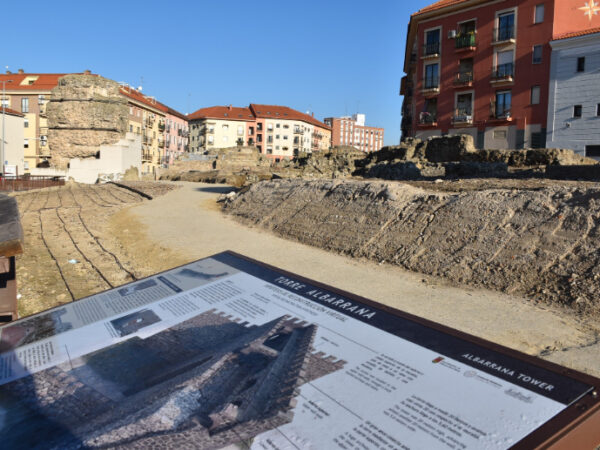 Gregorio pide ayudas urgentes para la muralla de Talavera mientras impulsa rutas turísticas por el recinto amurallado