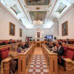 La abstención del PSOE en una moción permite que el Ayuntamiento de Toledo pida la destitución de Irene Montero