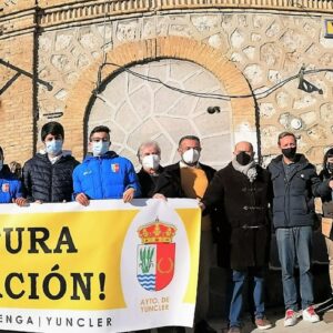 Yuncler y Villaluenga reclaman la reapertura de la estación de tren en una reunión con el Ministerio de Fomento
