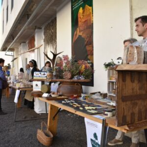 Almendral de la Cañada organiza su I Feria 'Sabores de pueblo' con una treinta de expositores y la participación del chef Carlos Maldonado