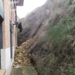 Un nuevo desprendimiento en Toledo afecta a viviendas del Paseo de la Rosa: “No podemos arreglarlo, es suelo público pero el Ayuntamiento no hace nada”