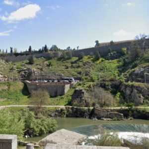 Aprueban una intervención para consolidar el muro de contención entre los puentes de Alcántara